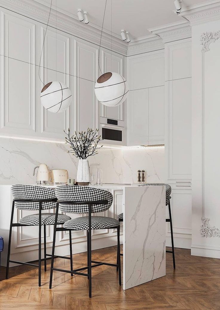 Bijele kuhinje: Vodič za boje, dekor i materijale kojima ih stilski obogatiti