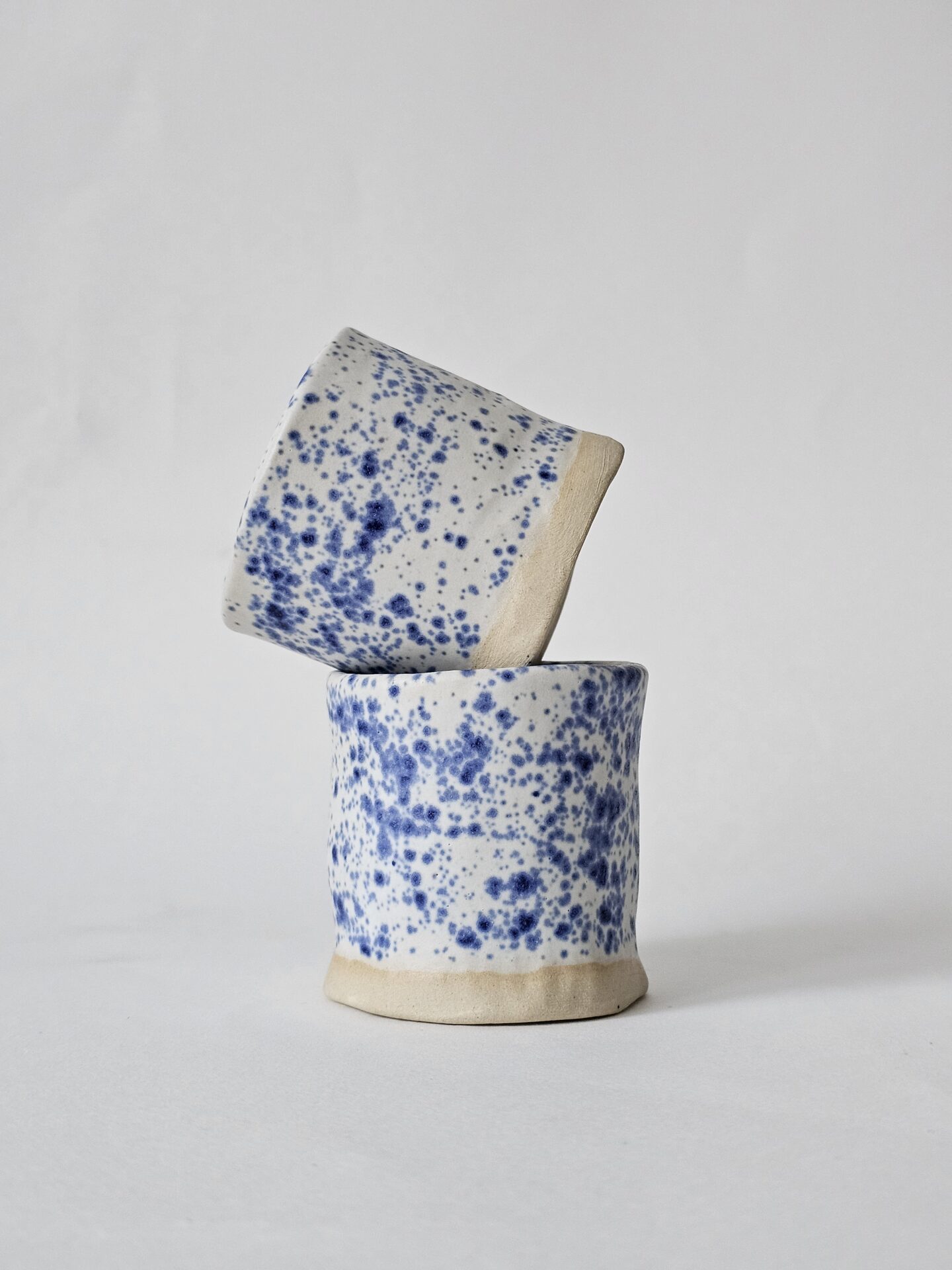 Šalica "Blue splatterware"