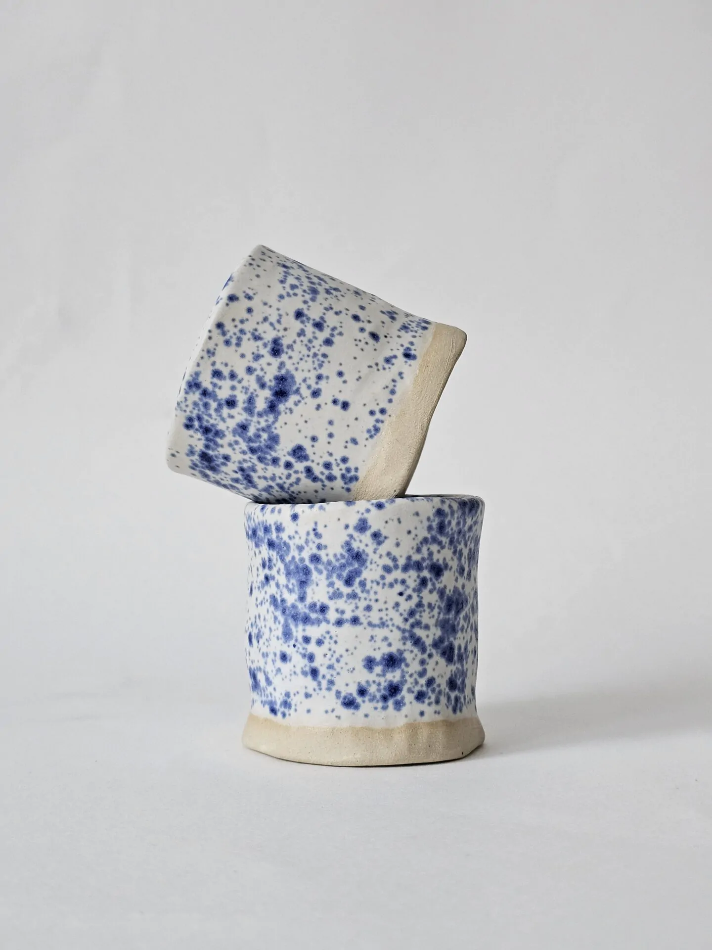 Šalica "Blue splatterware"