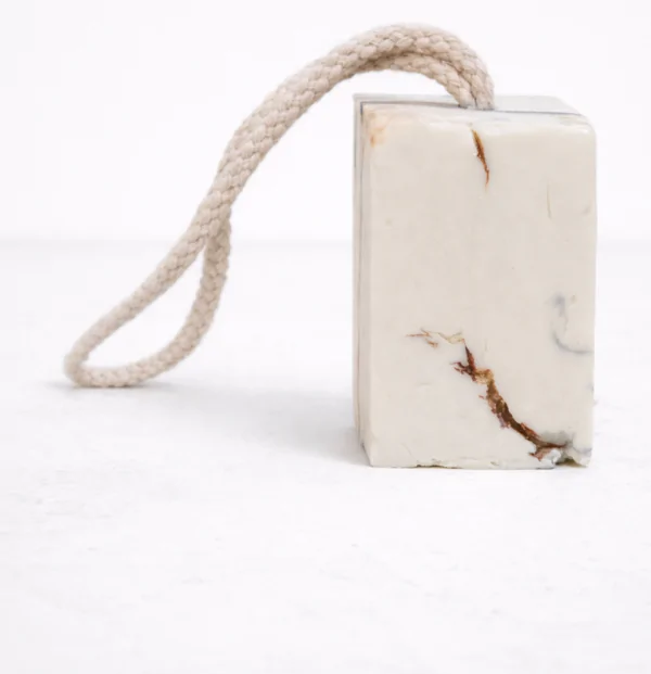 02 BRAČKI BIJELI • sapun glina & ruža- soap on a rope